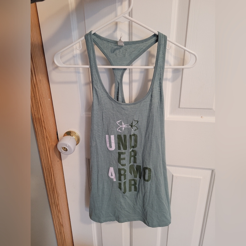 Never worn Under Armor workout top